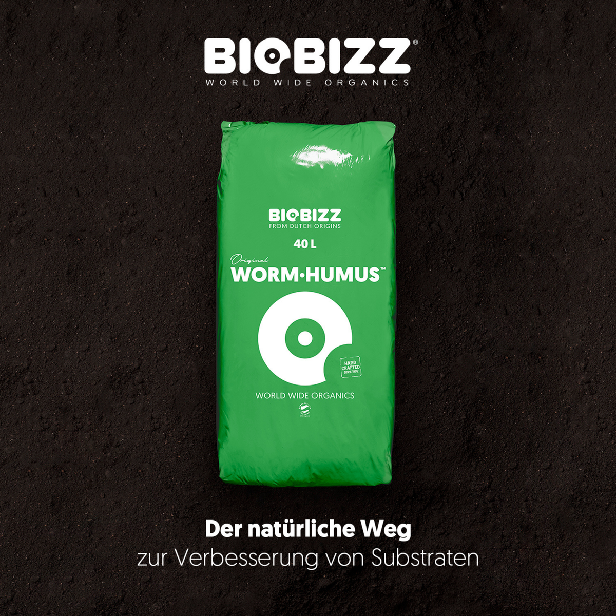 BioBizz Worm Humus 40 L in grüner Originalverpackung vor schwarzem Hintergrund