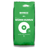 BioBizz Worm Humus 40 L auf beige-grünem Hintergrund mit Hinweis zur natürlichen Verbesserung von Substraten
