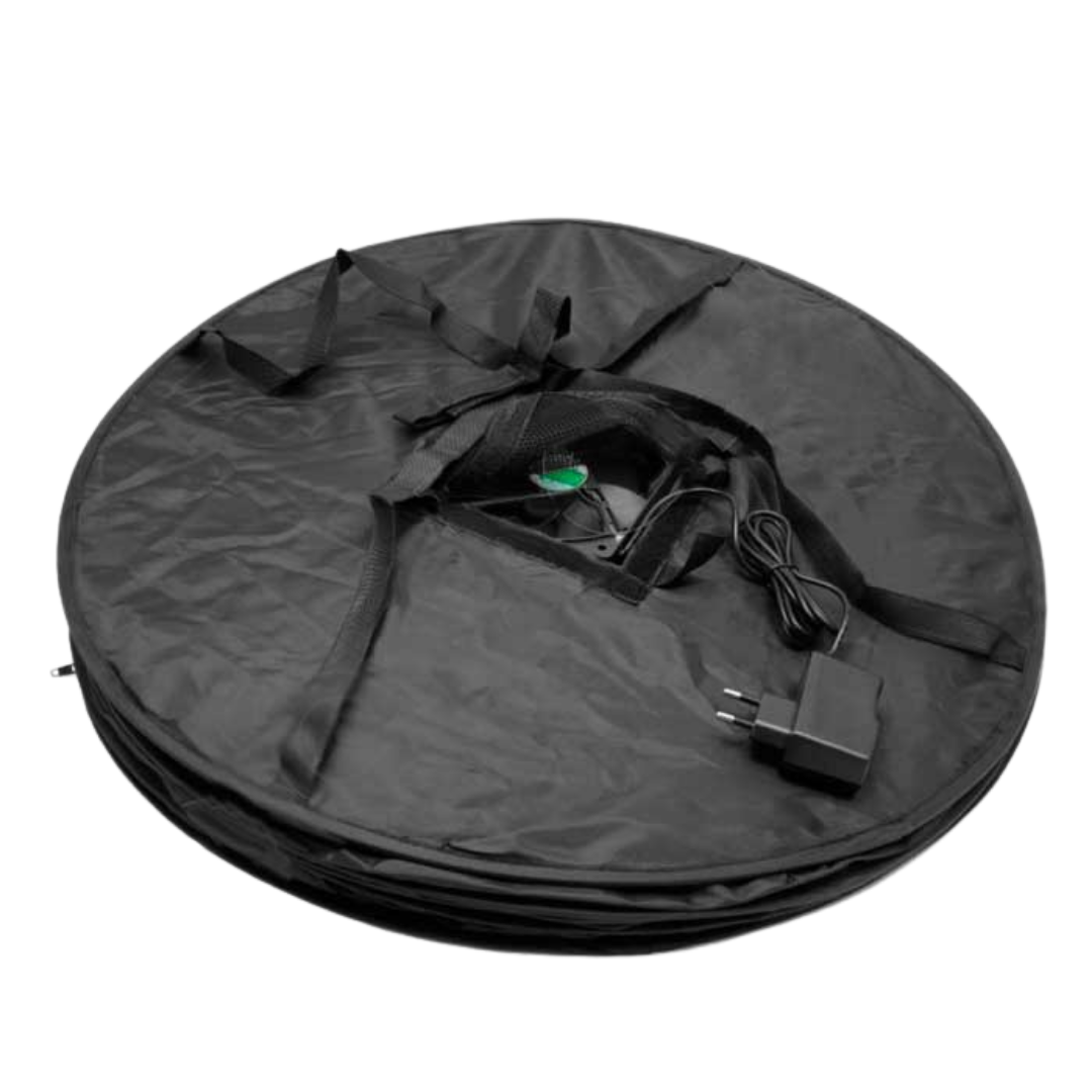 Zusammengefalteter EasyGrow HerbDryer XL – platzsparend für die Lagerung verpackt.