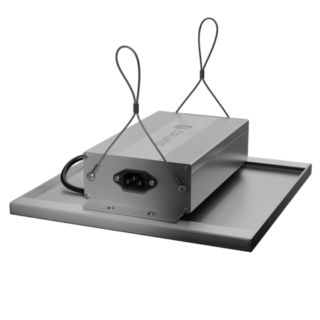 Rückseite der Caluma LED Force 75W mit Netzanschluss und stabilem Aluminiumgehäuse