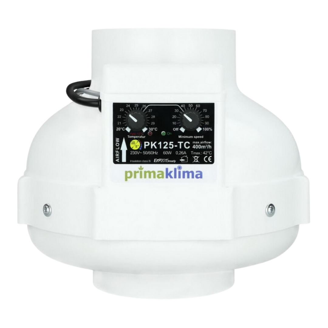 Detailaufnahme des temperaturgesteuerten Prima Klima PK125-TC Lüfters mit Bedienfeld und Logo.