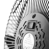 Rückseite des Caluma Bodenventilators mit zweistufigem Kippschalter und technischem Typenschild