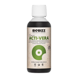Freigestellte Flasche Biobizz Acti Vera 250 ml – veganer Pflanzenbooster für alle Wachstumsphasen.