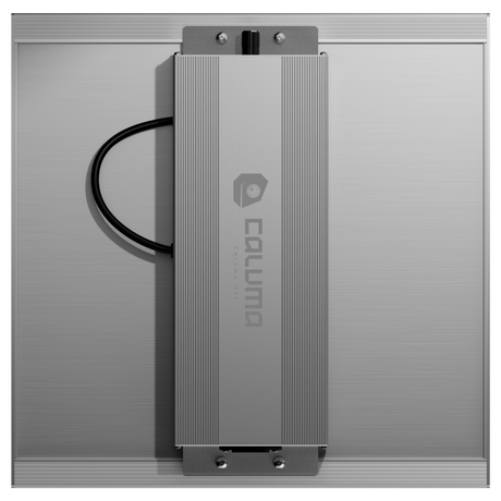 Oberseite der Caluma Force 150W – Netzteil mit Caluma-Logo und Kabelmanagement