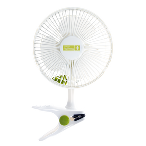 Weißer Garden HighPro Clip-Ventilator mit 15 cm Durchmesser, montiert mit stabilem Clip.