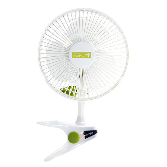 Weißer Garden HighPro Clip-Ventilator mit 15 cm Durchmesser, montiert mit stabilem Clip.