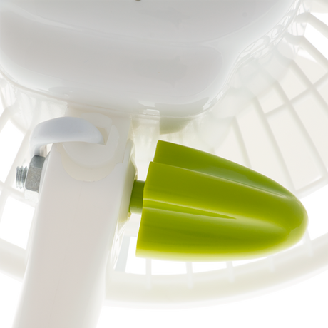 Detailansicht des grünen Drehgelenks zur flexiblen Ausrichtung des Garden HighPro Clip-Ventilators.