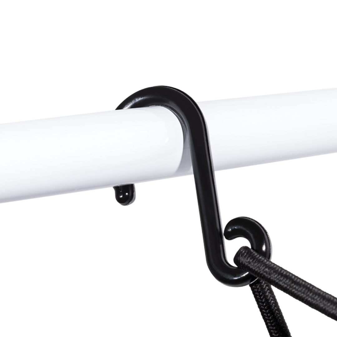 Befestigungshaken des Pronet Pflanzennetzes an Growbox-Rahmen