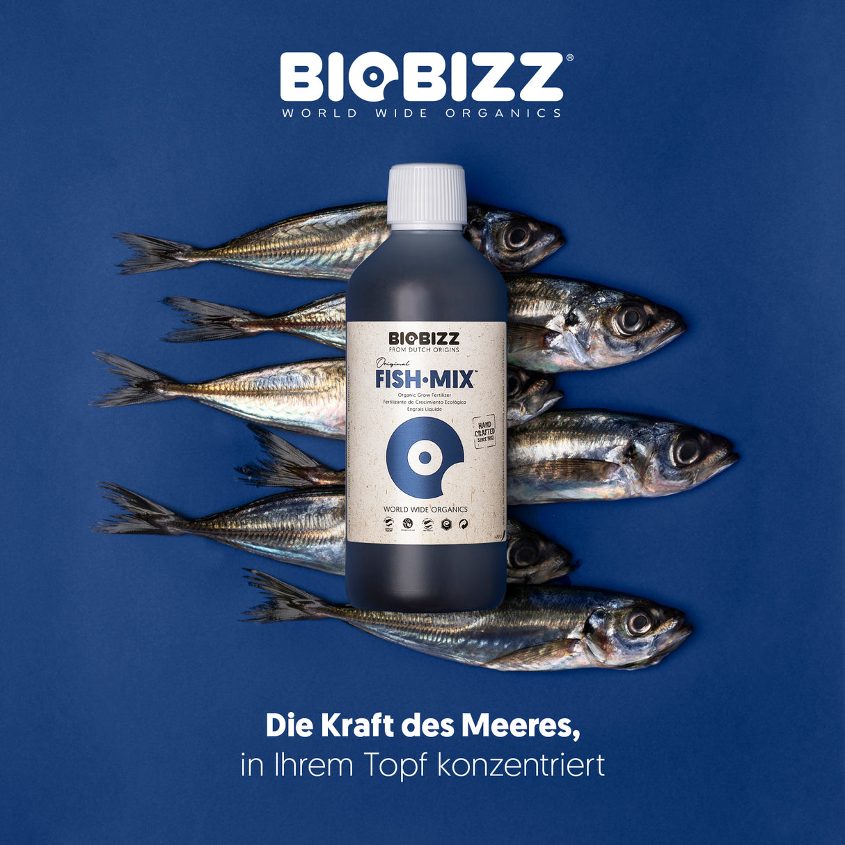 BioBizz Fish-Mix organischer Wachstumsdünger mit Fischmotiv auf blauem Hintergrund