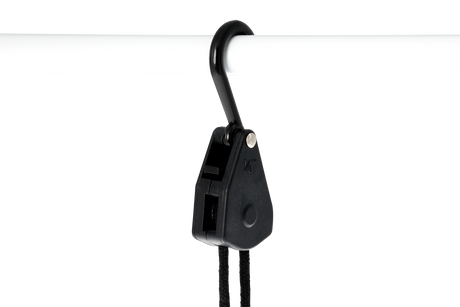 Seilratsche an Growbox-Decke befestigt – perfekt zur Reflektor- oder LED-Aufhängung