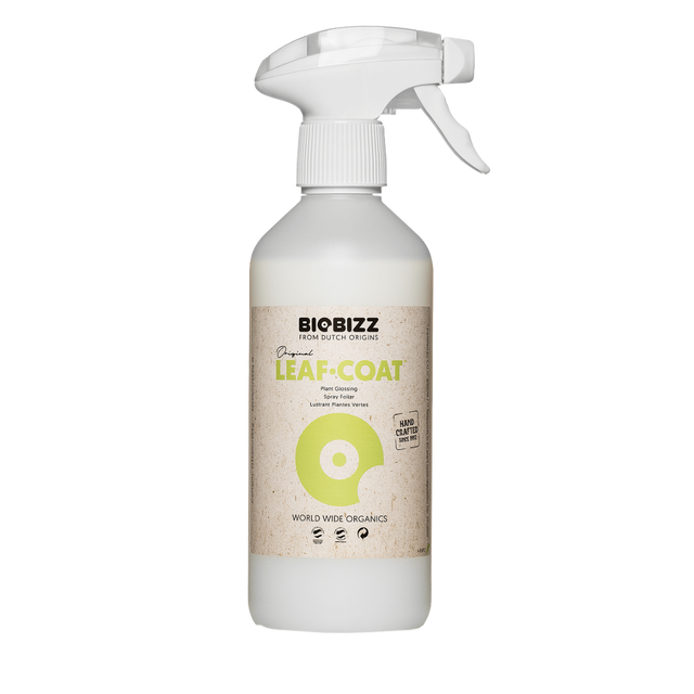 Freigestelltes Produktfoto des BioBizz Leaf-Coat mit Zerstäuberaufsatz.
