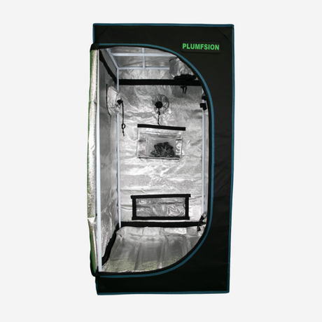 Diese kompakte Growbox mit den Maßen 60x60x120 cm kombiniert elegantes Design in Blau-Schwarz mit praktischer Funktionalität