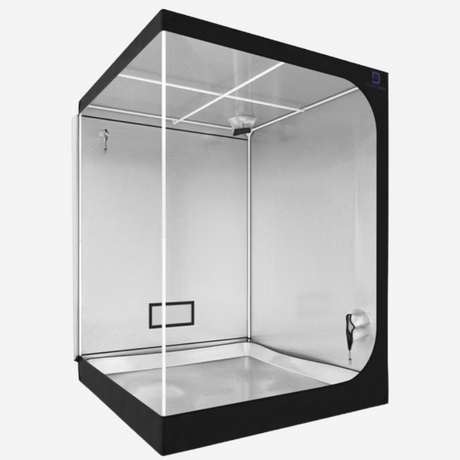 Die DiamondBox Silver Line SL150 bietet mit einer Fläche von 2,25 m² und einer Höhe von 200 cm ausreichend Platz für eine erfolgreiche Indoor-Kultur.