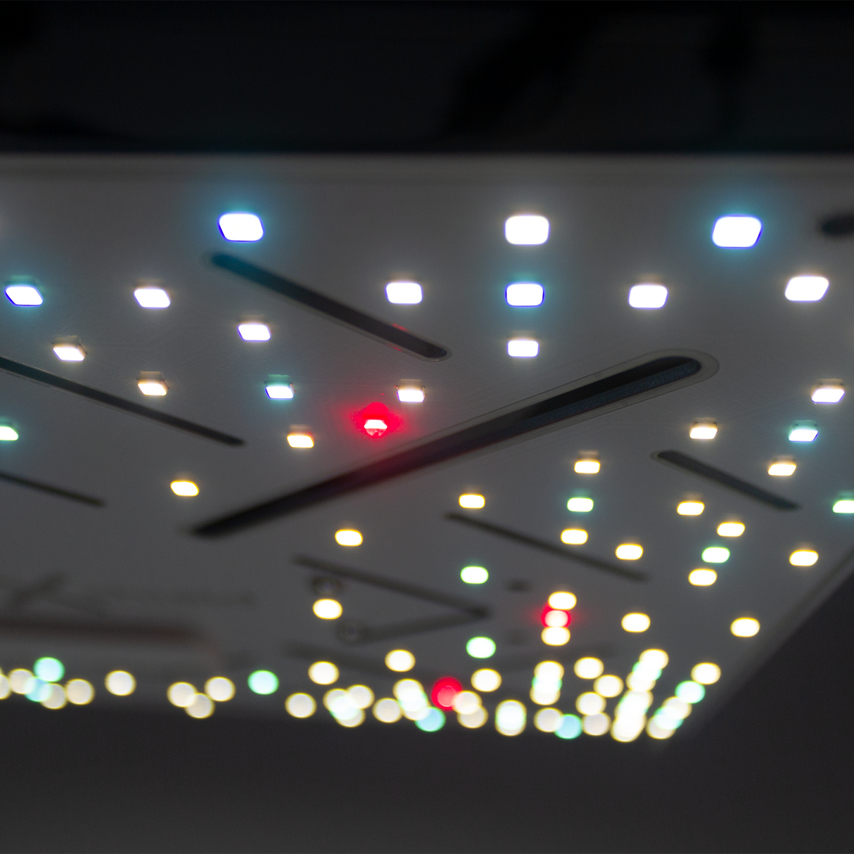 Aktive FLUXshield 300 mit sichtbar leuchtenden Samsung LM301H Evo und Osram High Power LEDs