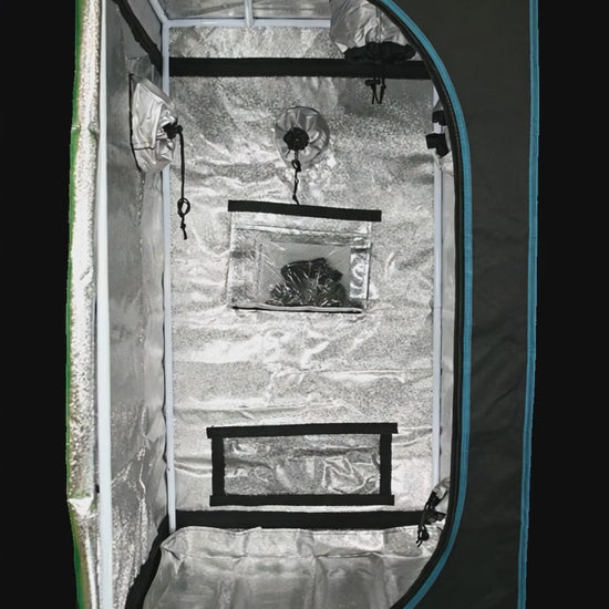 Indoor-Growbox 60x60x120 cm mit hochwertigem Reißverschluss, zwei Sichtfenstern und fünf Luftöffnungen für perfekte Luftzirkulation. Ideal für Anbauprojekte in kleinen Räumen – stabil und pflegeleicht, mit robustem Metallrahmen und waschbarem Boden.